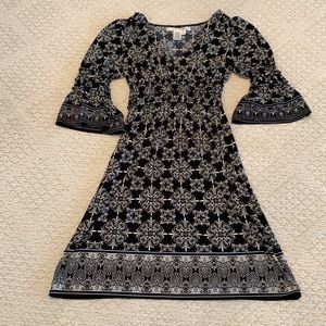 Black and cream Max Studio bell sleeve dress. Size Small. Excellent condition.